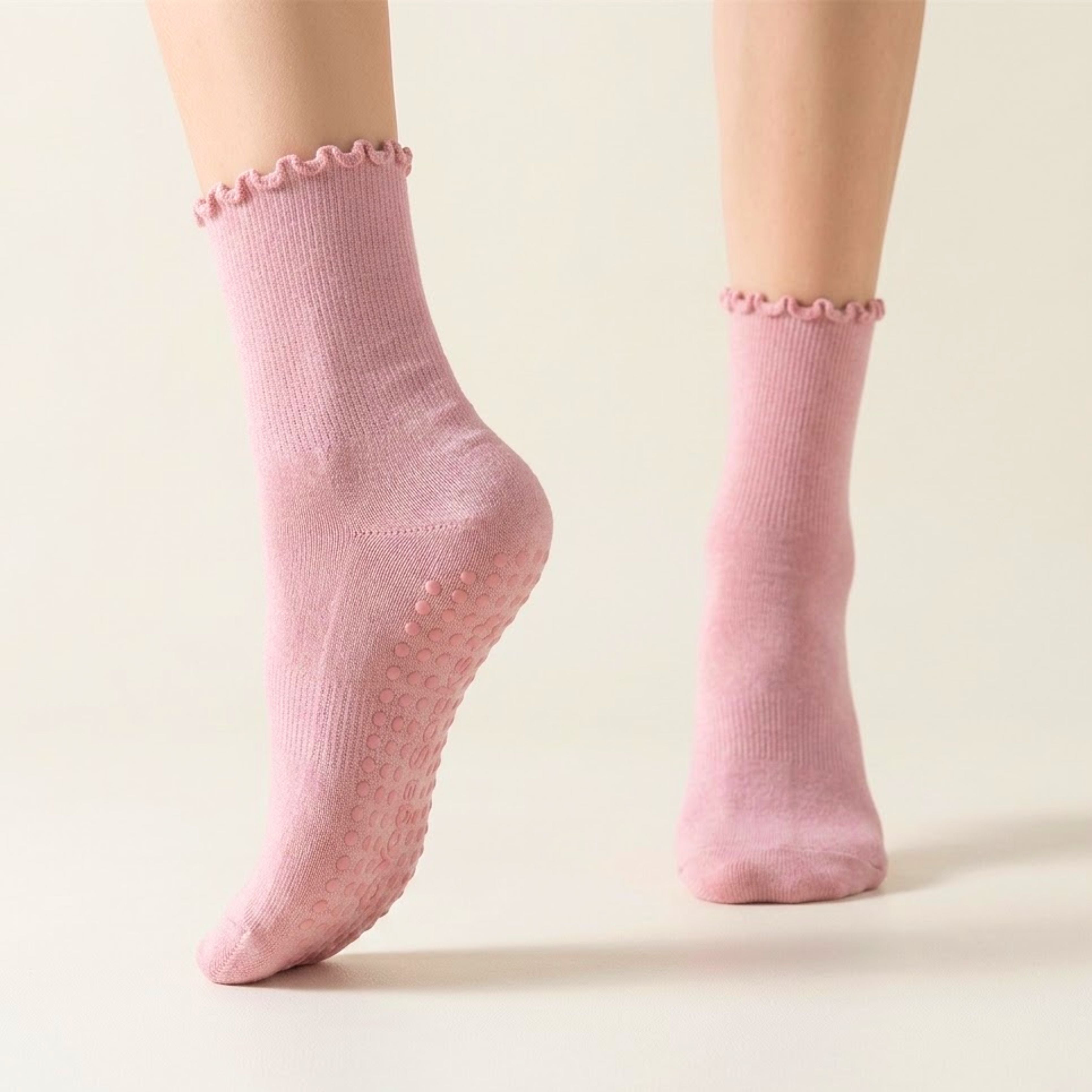Everyday Dot | Ruffle Crew-Grip Socks