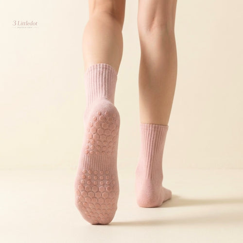 Everyday Dot | Mid-Calf Grip Socks