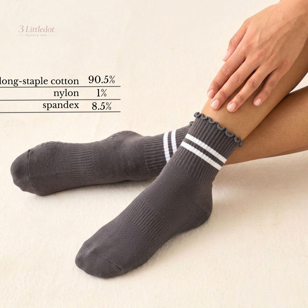 Varsity Club | Ruffle-Stripe Crew Grip Socks