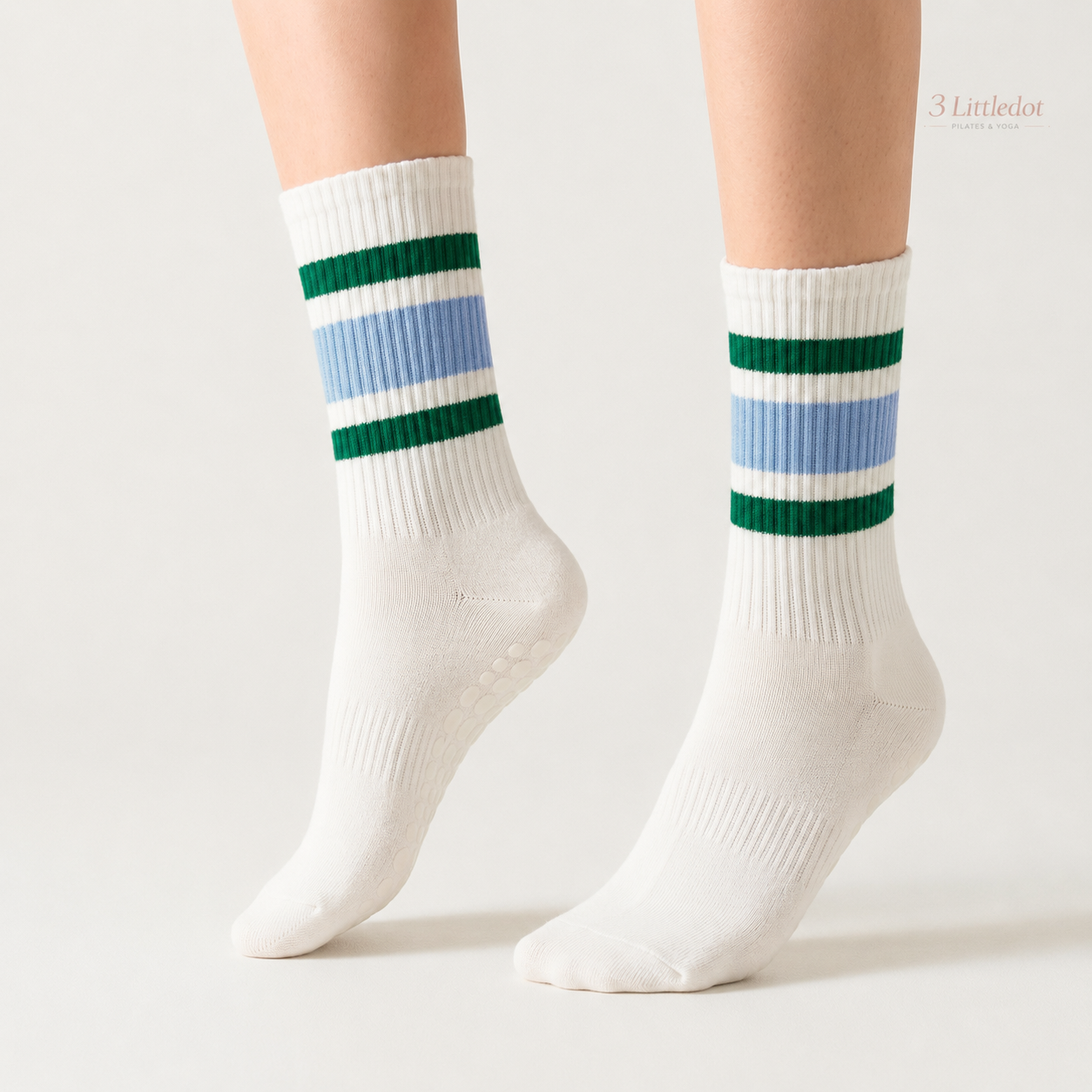 Varsity Club | Triple-Stripe Crew Grip Socks