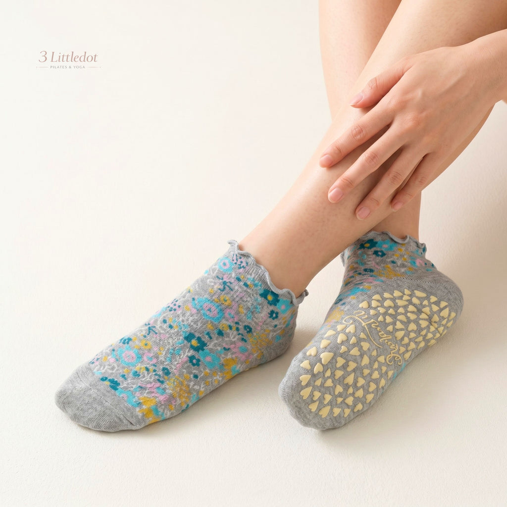 Studio Grace | ‘Vintage Bloom’ Low-Cut Grip Socks