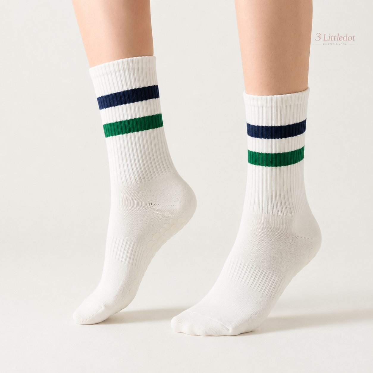 Varsity Club | Triple-Stripe Crew Grip Socks