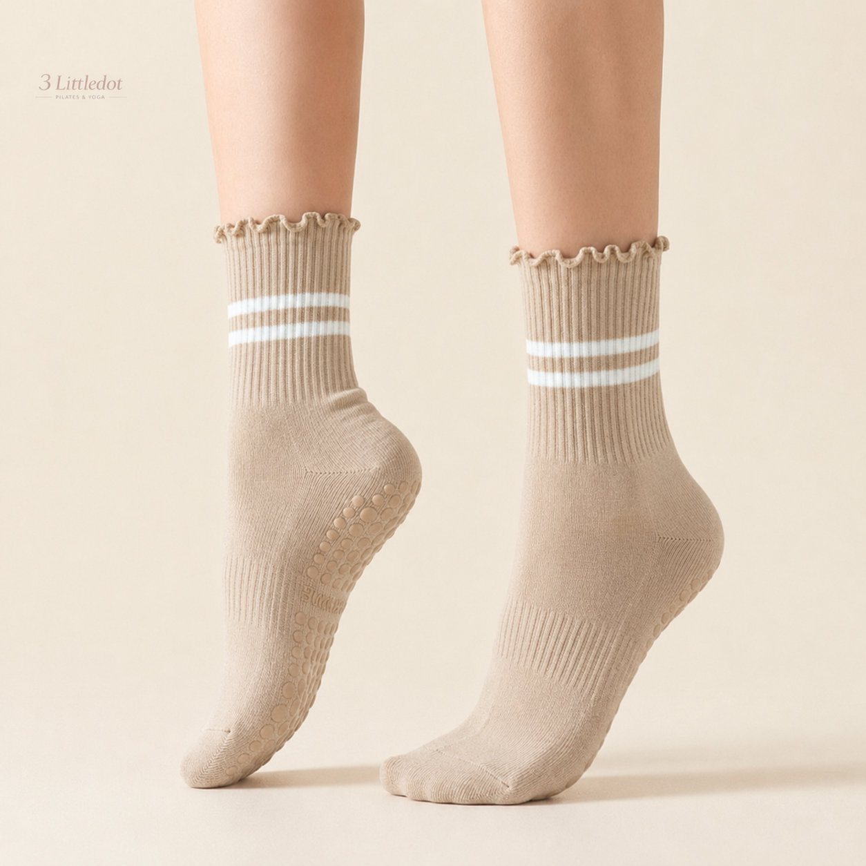 Varsity Club | Ruffle-Stripe Crew Grip Socks