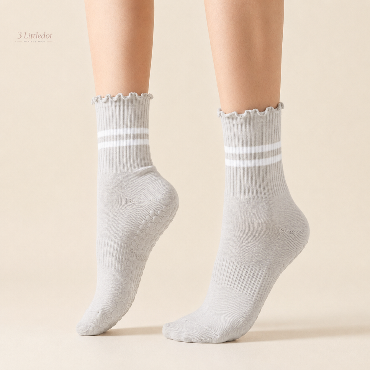 Varsity Club | Ruffle-Stripe Crew Grip Socks