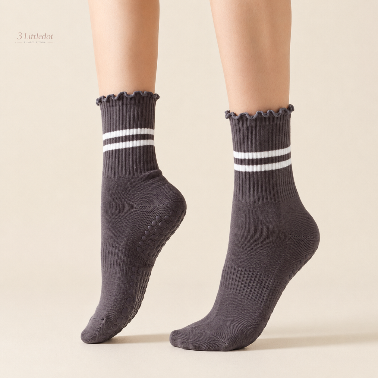 Varsity Club | Ruffle-Stripe Crew Grip Socks