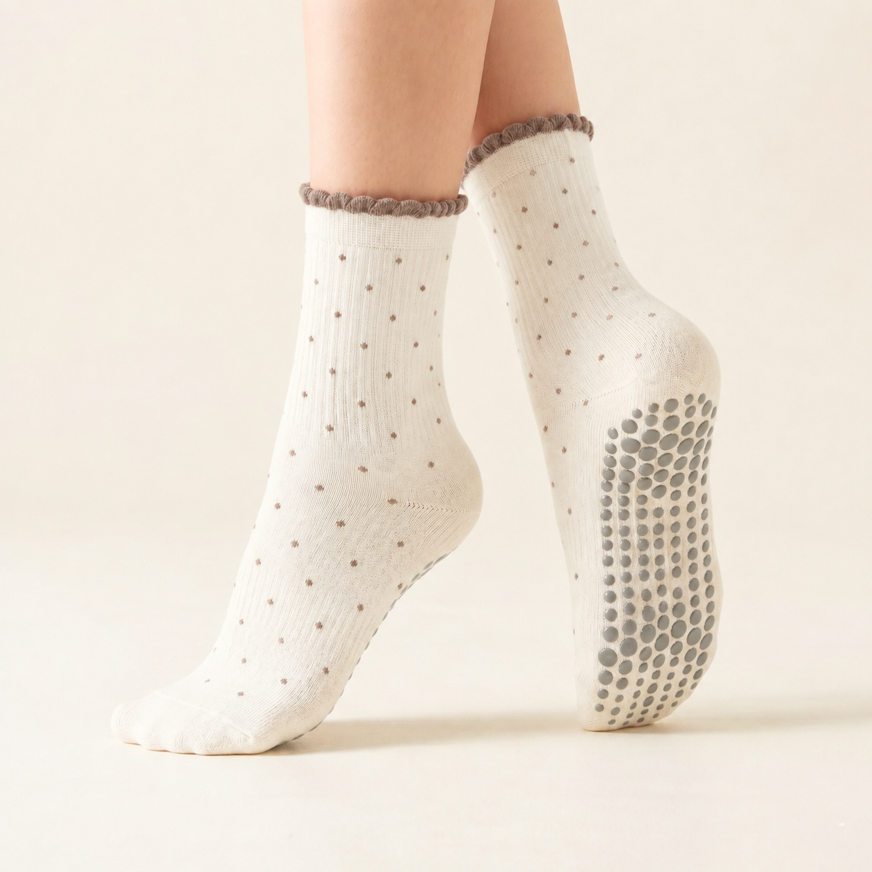Studio Grace | ‘Dainty Dot Ruffle’ Crew Grip Socks