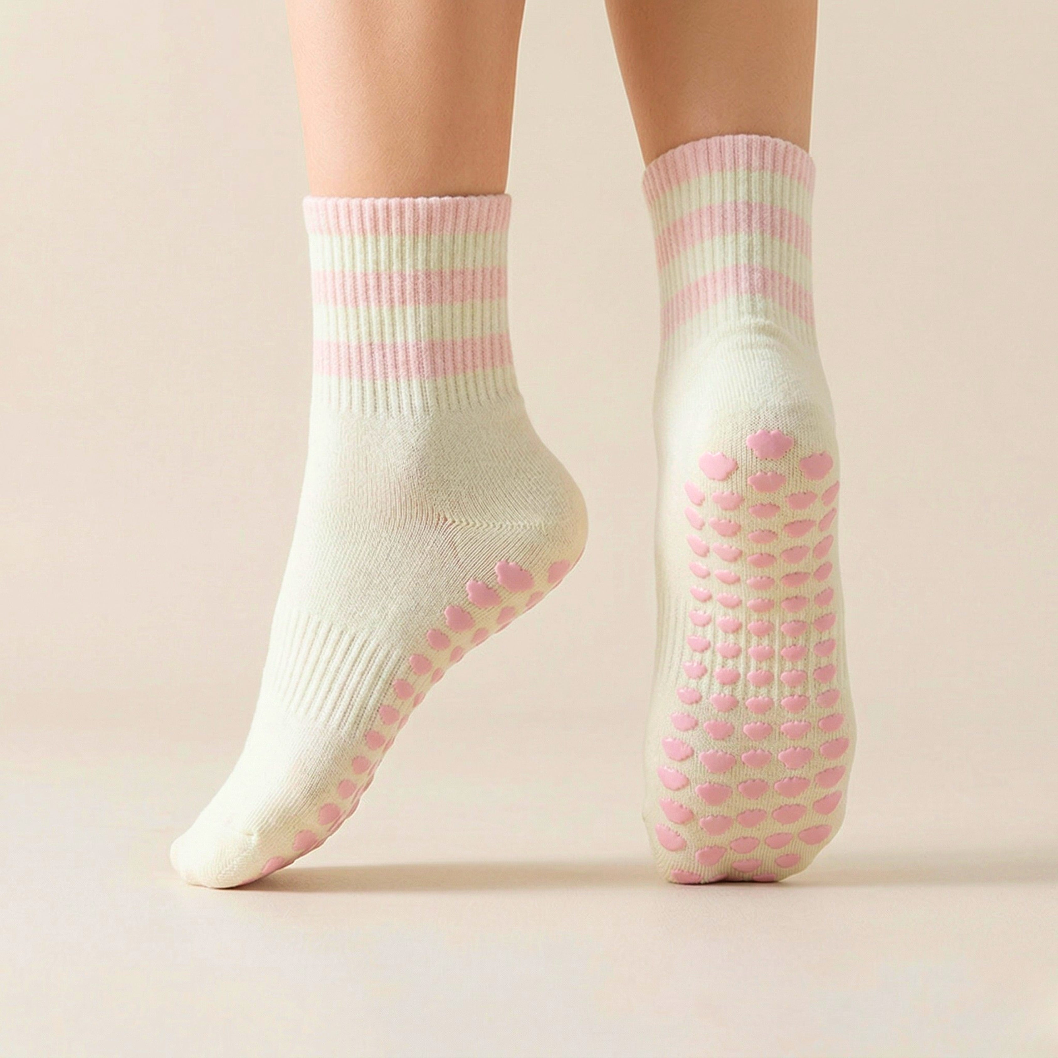 Varsity Club | Soft Stripe Crew Grip Socks